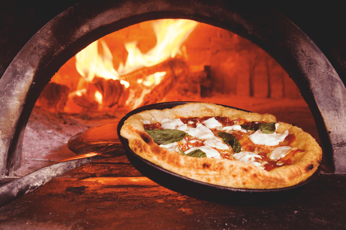 Eat Pizza In Naples