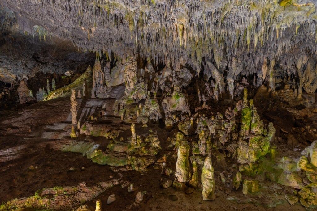 Snezhanka Cave