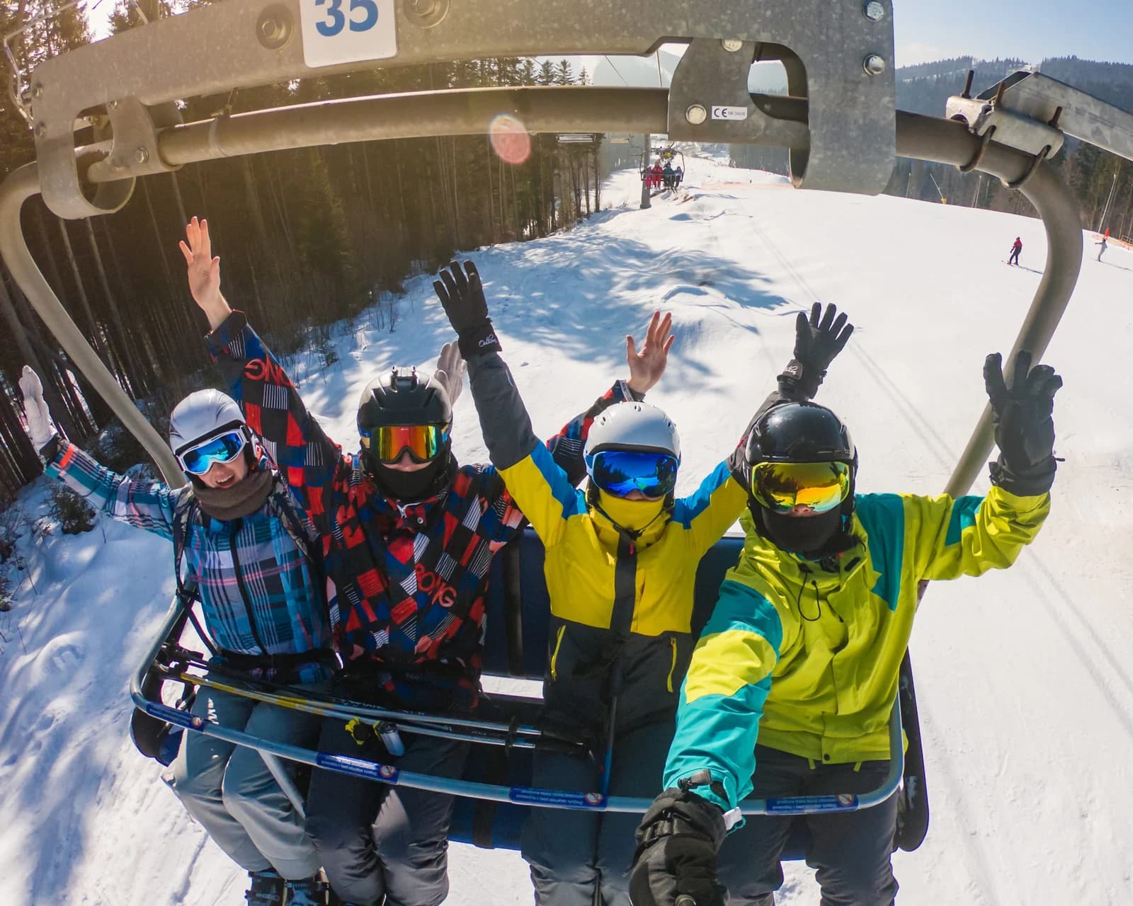 The Smart Traveller’s Guide to Sharing Expenses on the Slopes