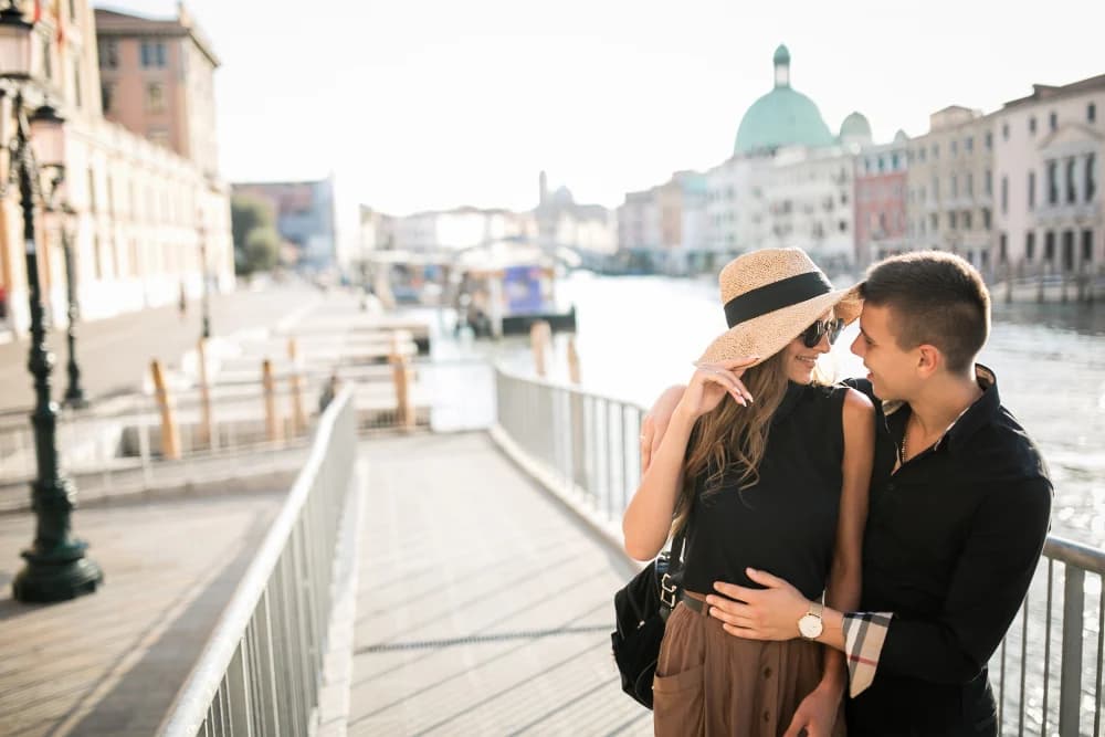 How eSIM transforms couple travel across Europe ?