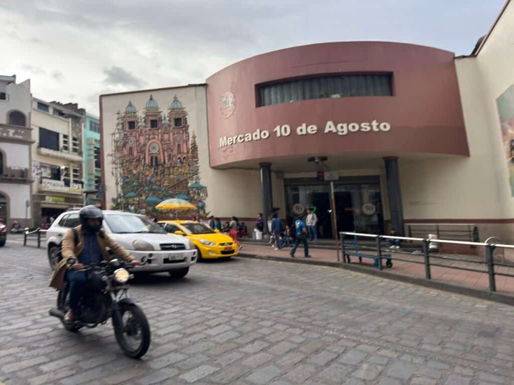 Mercado 10 de Agosto