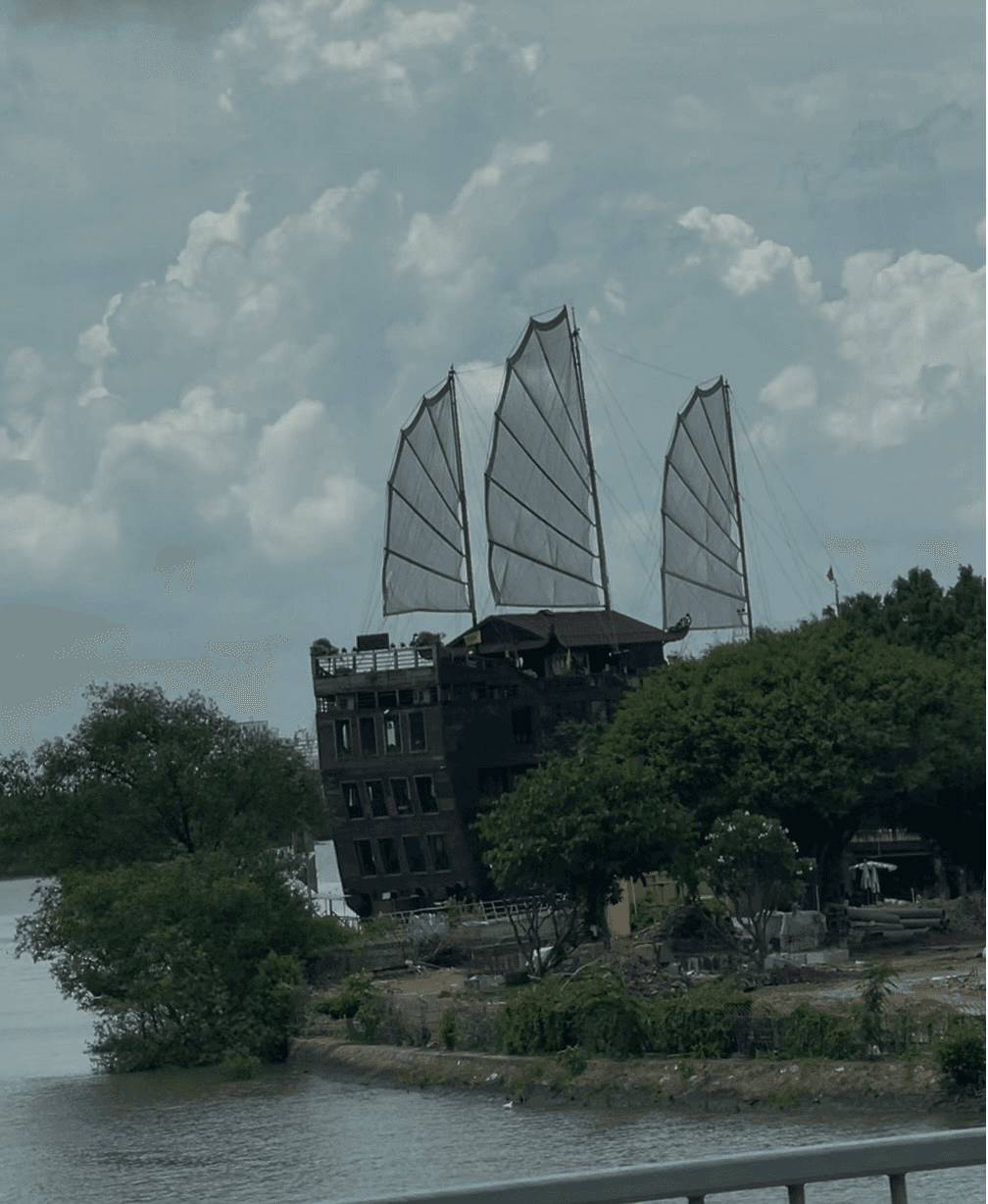 Elisa Floating Restaurant