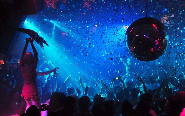 Experience The Nightlife Of Ibiza