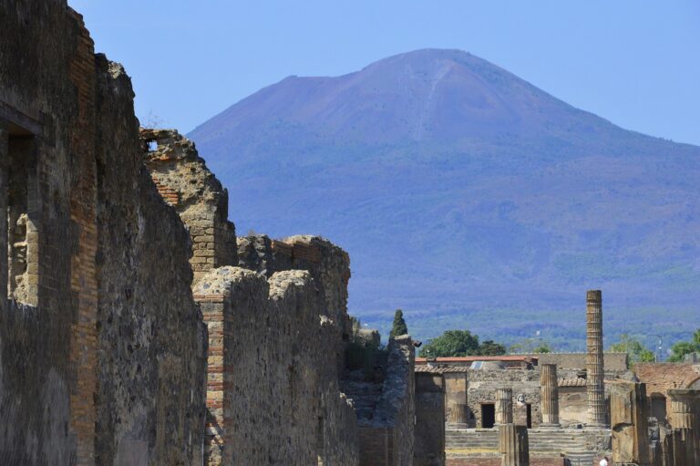 pompeii, ruins, mount vesuvius