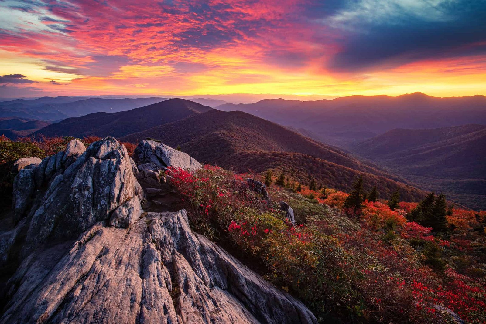 The Magic of Nature’s Beauty: Exploring the Mystical Blue Ridge Mountains and Smoky Mountains