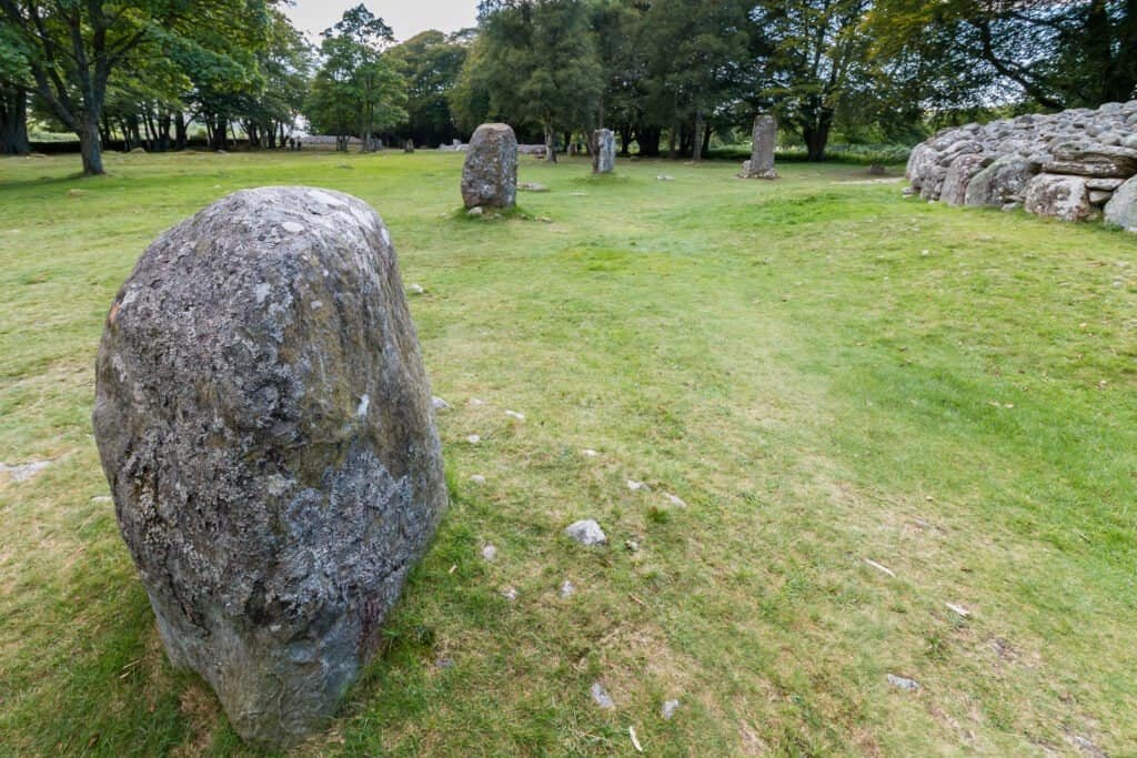 Clava cairns