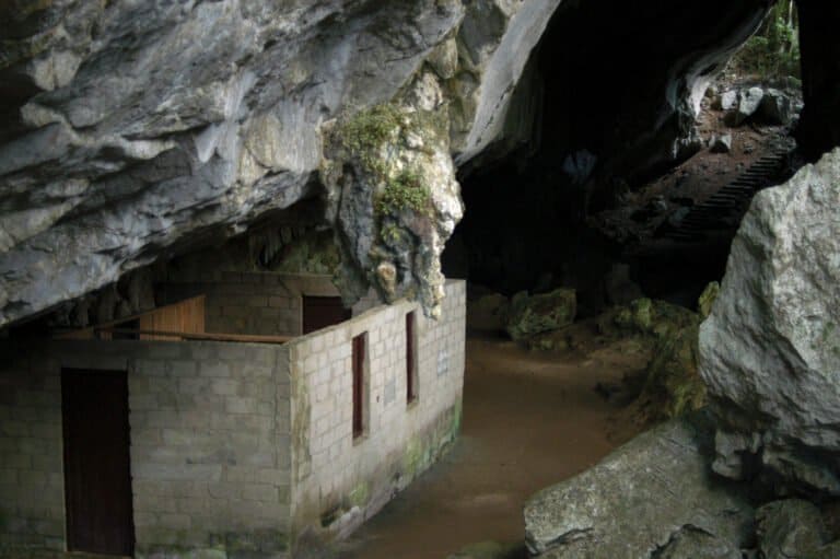 Cueva de los portales