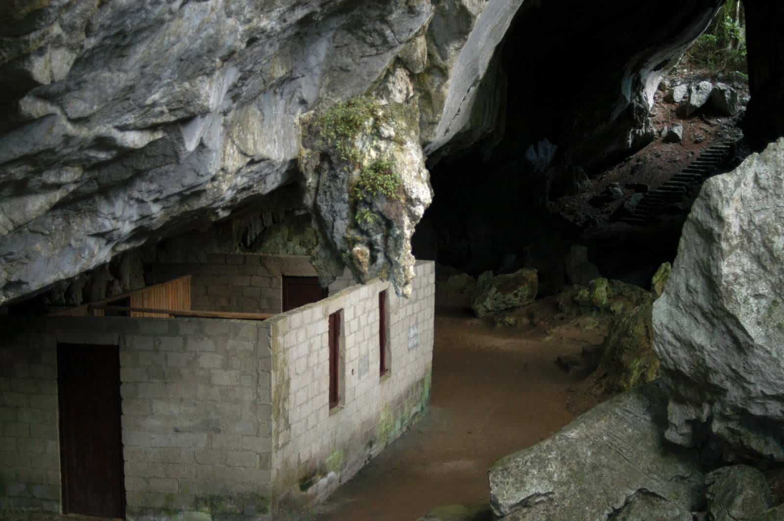 Cueva de los Portales